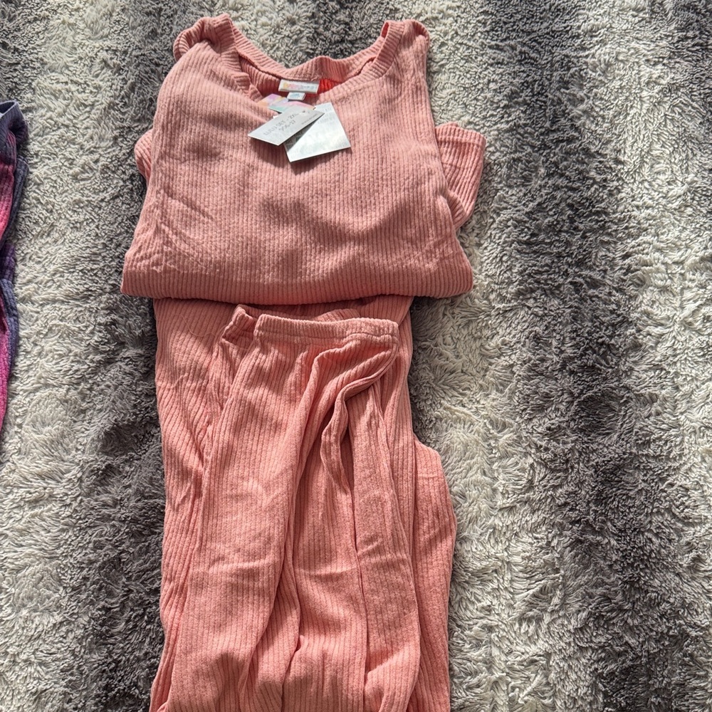 LuLaRoe Soft Coral Ribbed Lounge Set